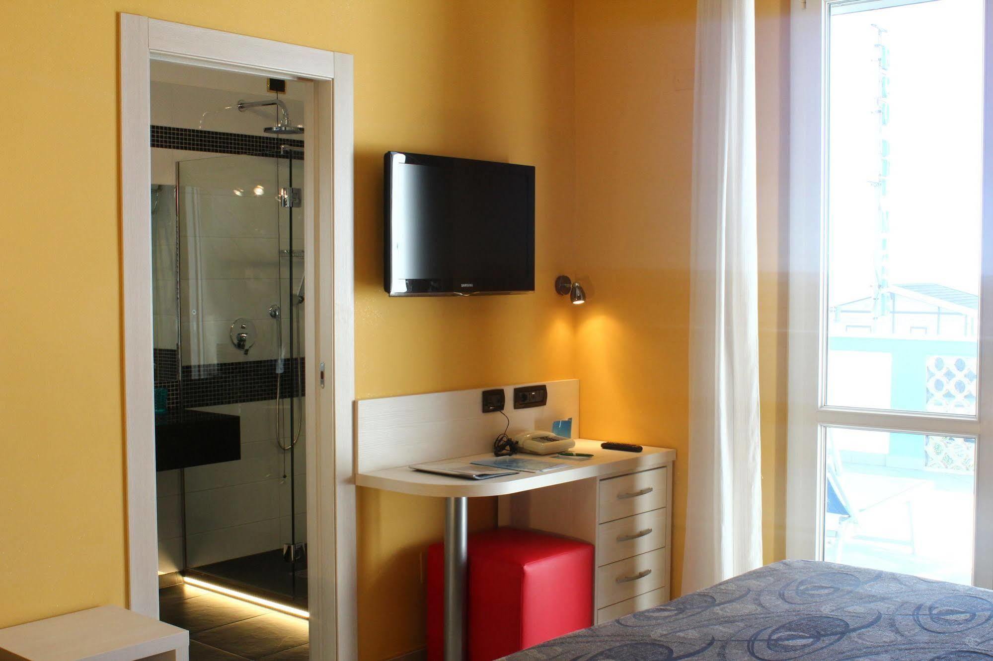 Hotel Eco Del Mare Marina di Massa Luaran gambar