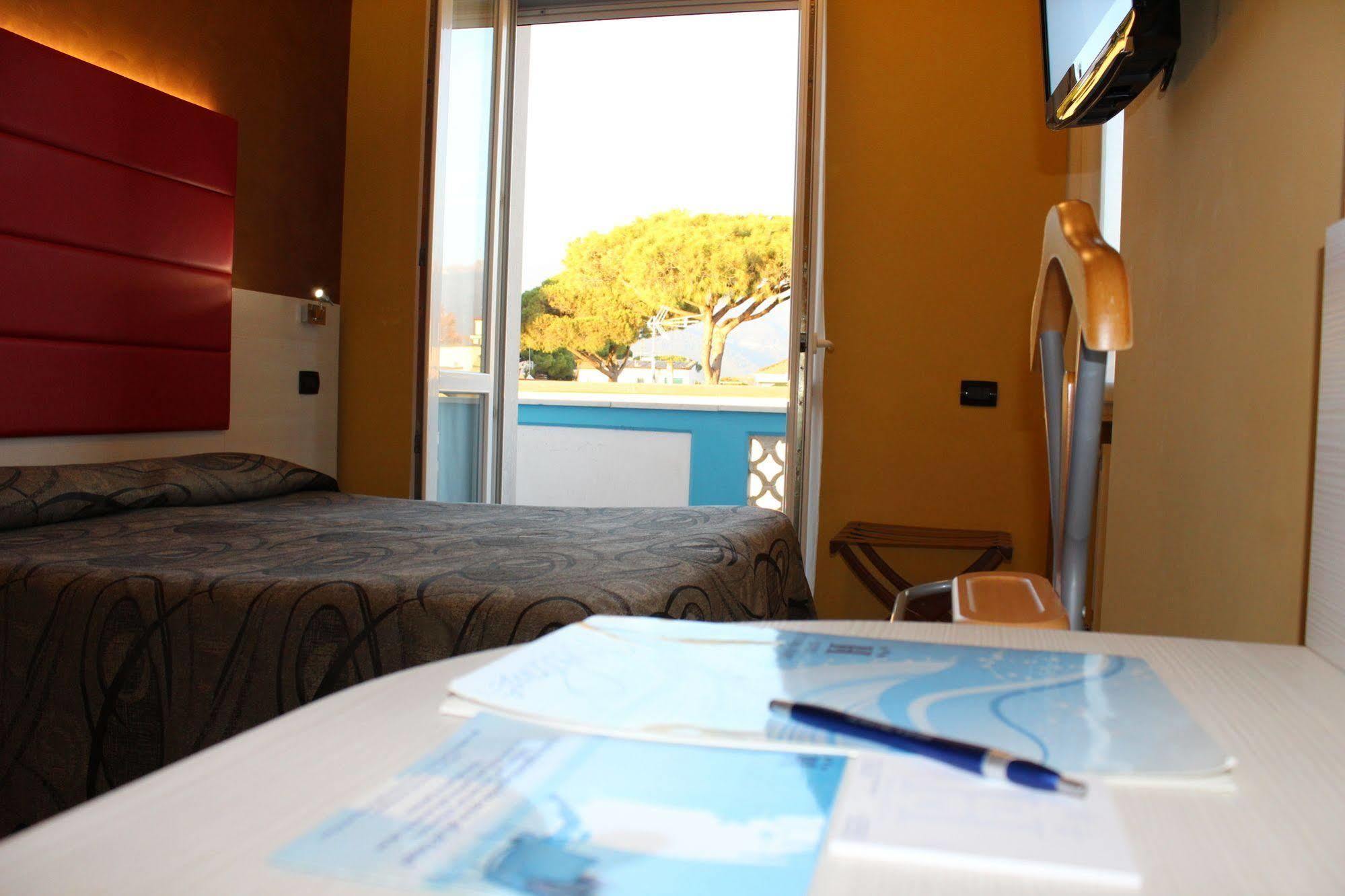 Hotel Eco Del Mare Marina di Massa Luaran gambar